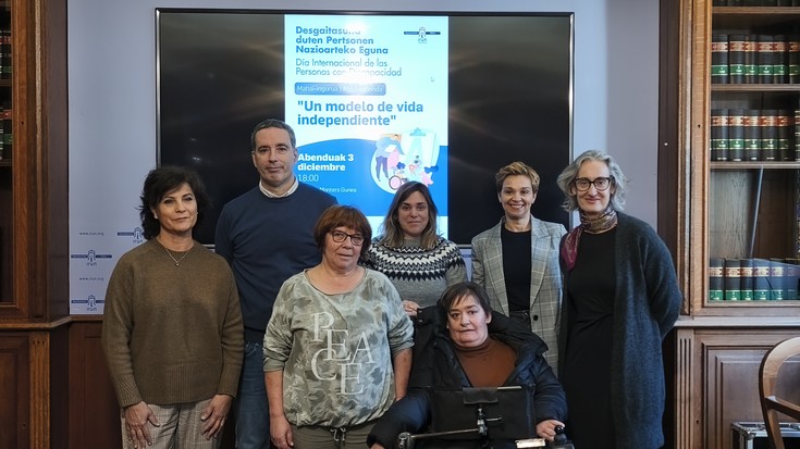 Desgaitasuna integratzeko gai izango den gizarte bat amestuko duen mahai-ingurua antolatu dute Irunen