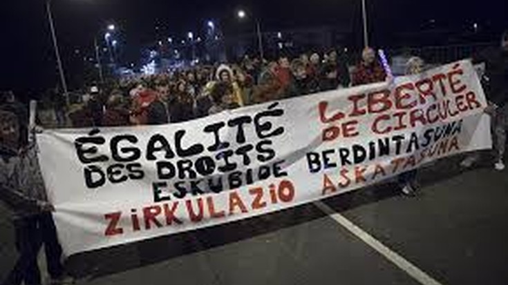 Europar Batasuneko Justizia Auzitegiak emandako epaiaren kontra, Frantziako poliziak “kontrol arrazistak eta itzulketa ilegalak” egiten jarraitzen due