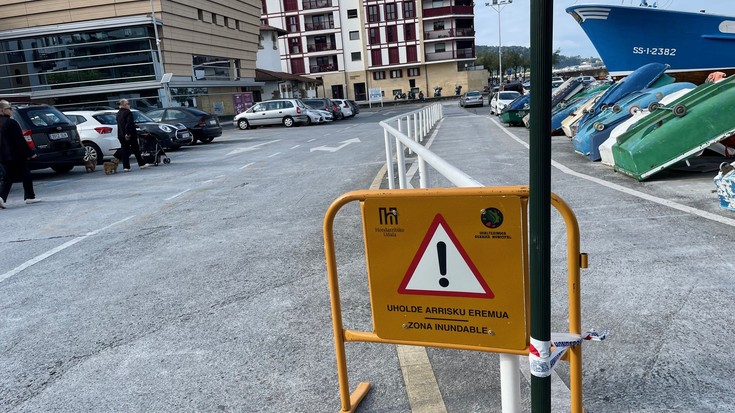 Uholdeak prebenitu nahi ditu Hondarribiak, Mendelun marea bizien baitan segitzen duten bitartean