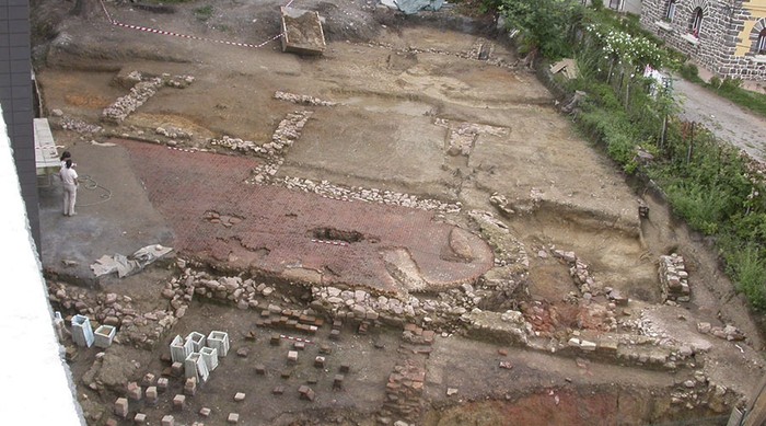 Erromatar termen erreklamua, Erdi Aroa eta natur ibilbideak, eskualdeko turismo eskaintza Madrilen 