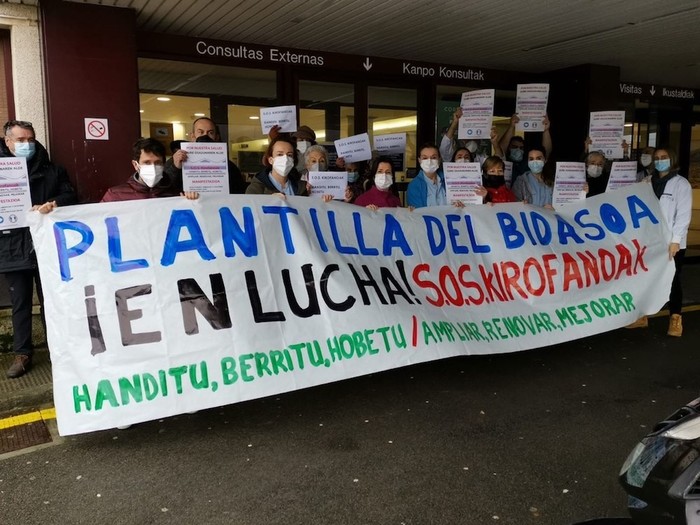 Ospitaleko berritze lanak geldiarazteko mobilizazioak azkartuko dituzte