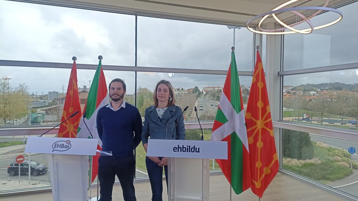 EH Bai eta EH Bilduk Aberri Egunerako deia egin dute Irunen