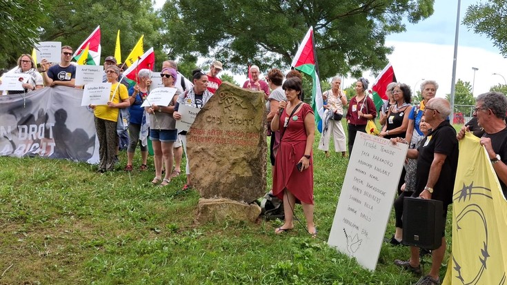Gotortutako Europaren eskuin muturreko diskurtsoa 'Mugak Zabalduz' borrokatzeko dei egin dute Bidasoaldean