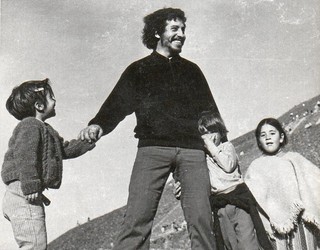 Lau Airetara - Víctor Jararen erailketaren 53. urteurrena