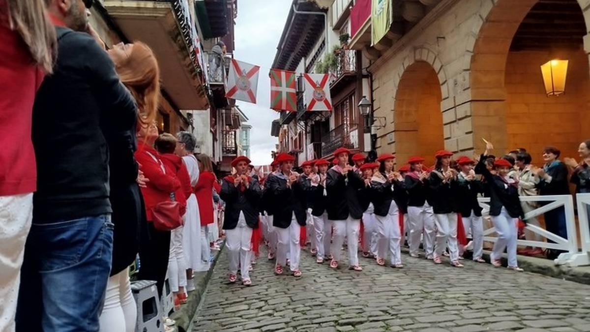 Alardearen auzian zaharrak berri Hondarribian bezala, Gasteizen ere