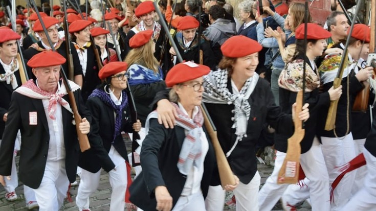 Agortu dira Alarde egunerako Jaizkibel konpainiaren palestinar zapiak