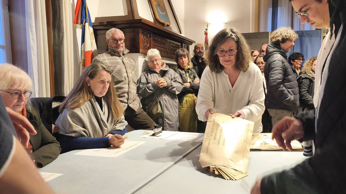 Litekeena da Biriatuko herritarrak alkatea hautatzeko bozkatzera itzuli behar izatea