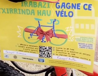 Balaztak eta Recyclartek 21 bizikleta kalean lotuak utziko dituzte opari gisa