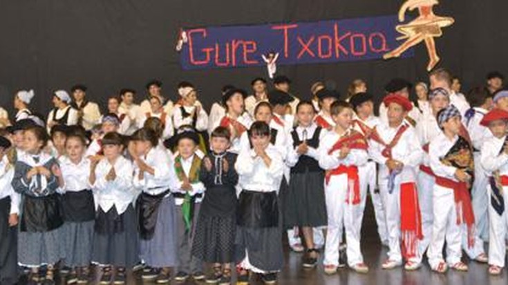 Gure Txokoa Dantza Taldean izena emateko epea ireki dute