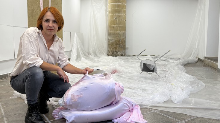 Sandra Cuesta: «Artea ez ulertzearen beldurra galtzea aldarrikatzen dut, hasieran ez duzu ezer ulertuko agian, baina sartuz gero gauzak gertatzen dira»