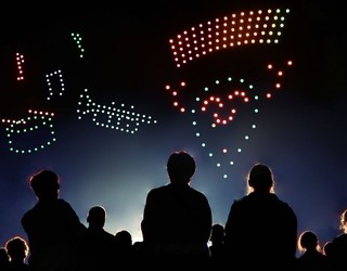 300 dronen koreografia berritzaile batek ordezkatu ditu Irungo jaiak amaitzeko su-artifizialak