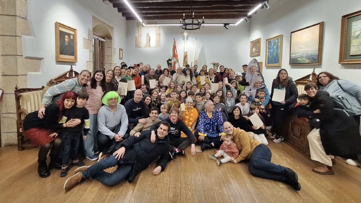 Ederki pasatzeaz gain, 19 karroza eta konpartsa saritu dituzte Hondarribiko inauterietan