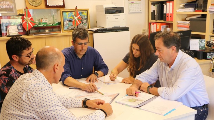 Hondarribiko EAJk «zifren makillajea, propaganda eta autokonplazentzia» leporatu dio udal gobernuari Agintaldi Planaren balorazioan