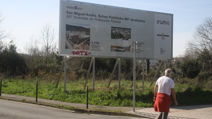 Etxebizitza publikoaren zorra kitatzen hasteko, San Miguel-Anakaren lehen urbanizazio lanak martxan nahi dituzte udan