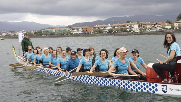Bular minbizia gaindituta,  olatu ona hartzeko 27 emakume batu ditu Dragon Boat proiektuak