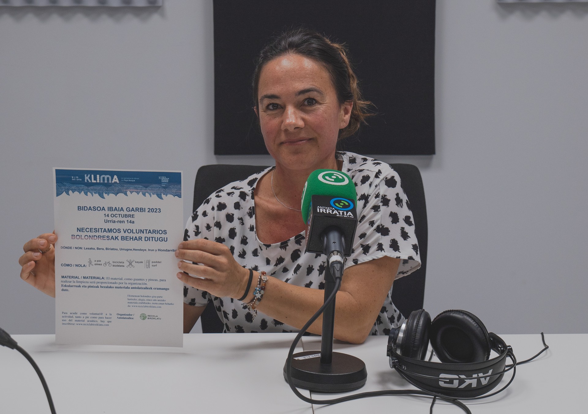 «Harrigarria da ibaian pilatzen diren zaborrak. Bidasoari bizkar emanez bizi bagara ere, gure bizkarrezurra da eta denok beharko genuke izan zaindari»