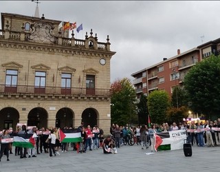 “Genozidioari stop, Palestinarekin konpromisoa” lelopean, lanuzteak eta mobilizazioak Bidasoaldean ere