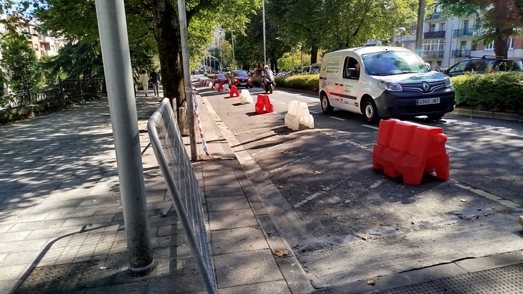 Behin behineko bidegorria ezarri dute Nafarroa hiribidean proba pilotu gisa