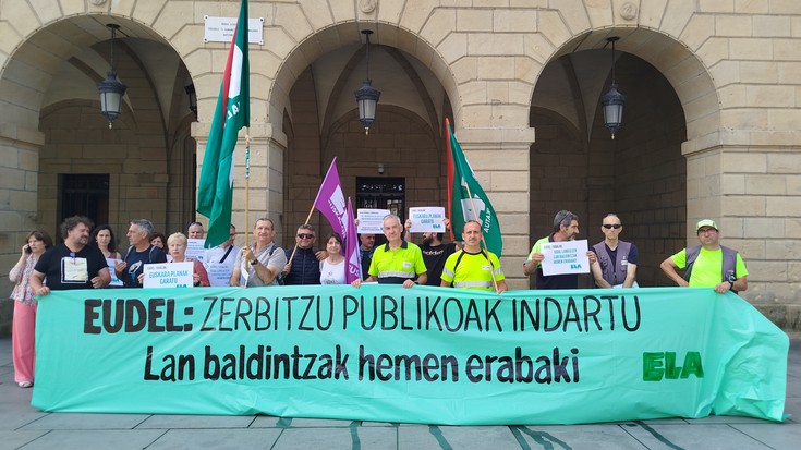 EUDELek adostuko duen lan hitzarmena aplikatzeko hitza eman die Irungo Udalak