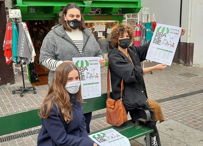 Hondarribiko 25 merkatarik Kale Azoka (#braderie) antolatu dute tokiko komertzioa sustatzeko