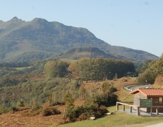 Lapurriturriko informazio puntuak udako ordutegi eta eskaintza martxan du