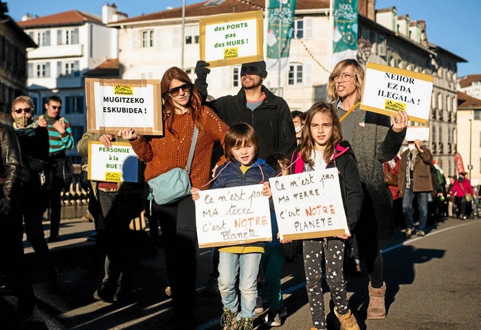Urruñarrek migranteak gau batez beren etxeetan aterpetu ditzaten deia luzatu du CCAS zentroak