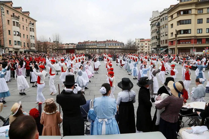 Iñudeen eta Artzainen konpartsarik goiztiarrena prestatzeko lehen bilera urtarrilaren 11n