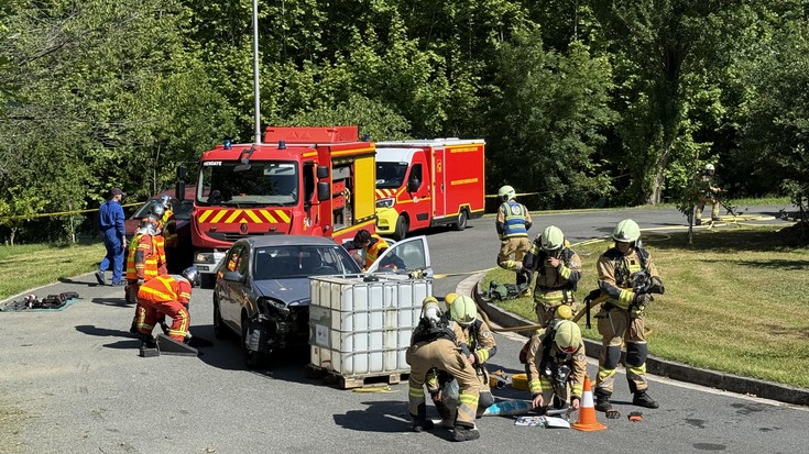 Hendaia eta Bidasoko suhiltzaileek elkarrekin lan egiteko akordioa ofizialdu dute
