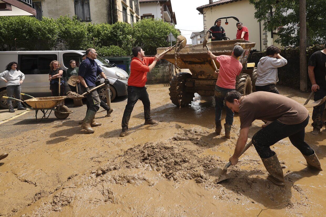 Lau milioi euro baino gehiagoko kalte materialak eragin ditu uholdeak Bortzirietan