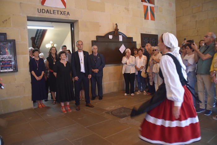 Aurtengo Urrezko Intsignia nork jasoko duen proposatu dezakete hondarribitarrek