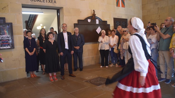 Aurtengo Urrezko Intsignia nork jasoko duen proposatu dezakete hondarribitarrek