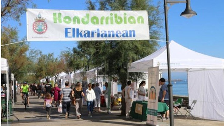 2019tik egin ez duen laguntza deialdia egin dezala exijitu diote GKEek Hondarribiko Udalari