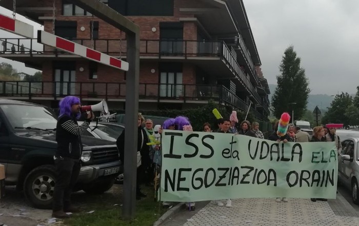 Beste 17 greba egun egingo dituzte Hondarribiko garbitzaileek