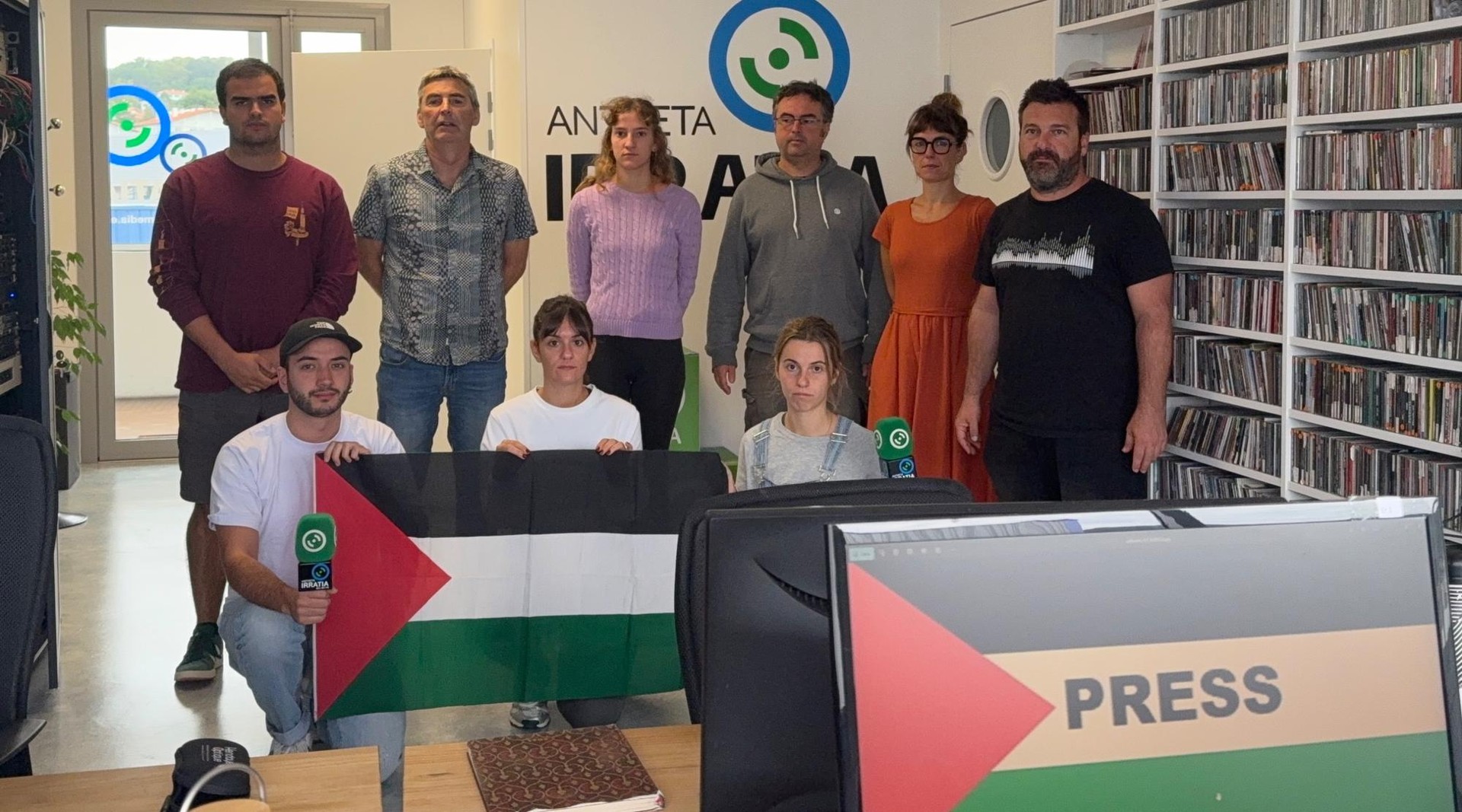 Antxeta Irratiak bat egin du Gazako kazetarien erailketen kontrako nazioarteko ekintzarekin