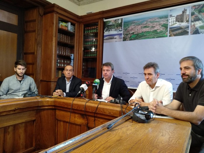 Irungo Udalean ordezkaritza politikoa duten talde guztiek, «Zaldunbordako merkatalgune erraldoiaren proiektuarekin» ados ez daudela adierazi dute goiz