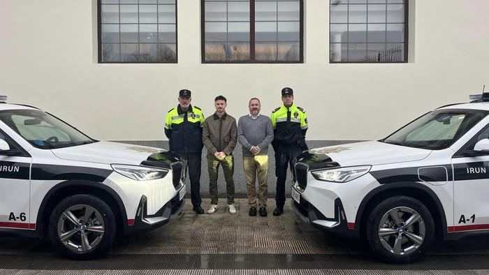 Udaltzaingoaren karbono arrastoa apaltzeko bi ibilgailu hibrido berri gehiago