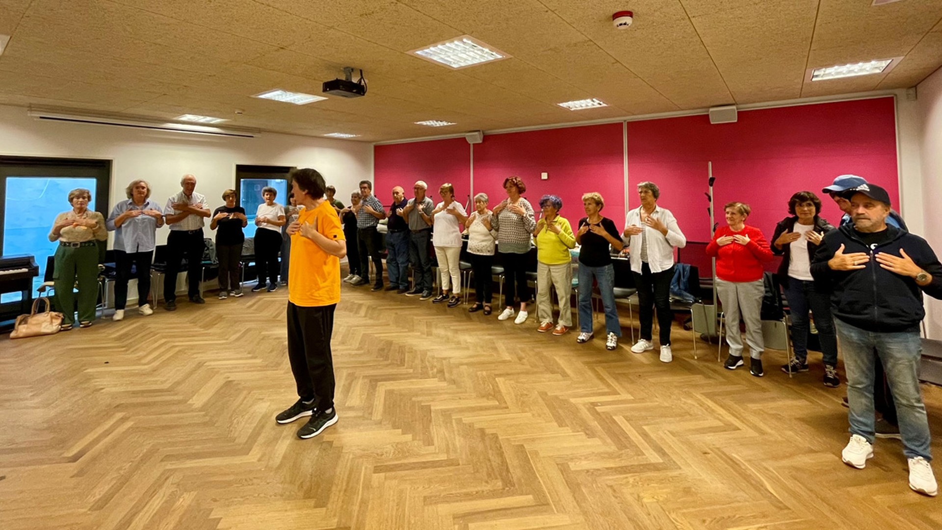 Musikarekin jostatuz garuneko gaitzak prebenitzen dituen "Do Re Ni" programa indartu dute Kultur Etxean