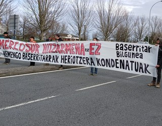 Mercosur itunaren aurkako ekintza Santiago zubian