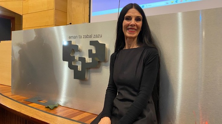 Baserritar jantzia aztergai: Ane Albisuk doktore tesia aurkeztu du