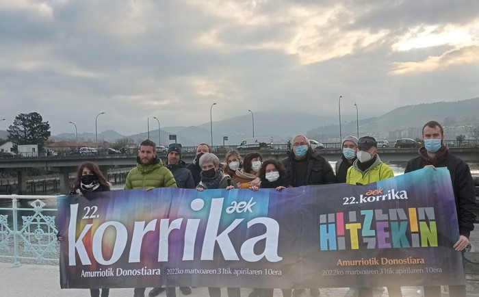 Bidasoaz gaindi lekukoa elkarri emateko deia luzatu dute Korrikaren bueltan