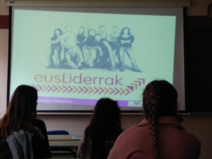 EusLider: Euskararen erabileran jokaera berriak sortzeko tresna 