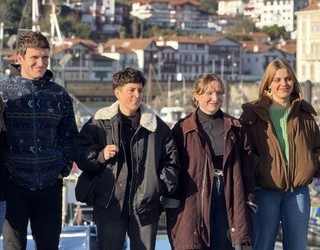 Txapel beltza janzteko sei buru berri aukeran, horietatik hiru hendaiarrak