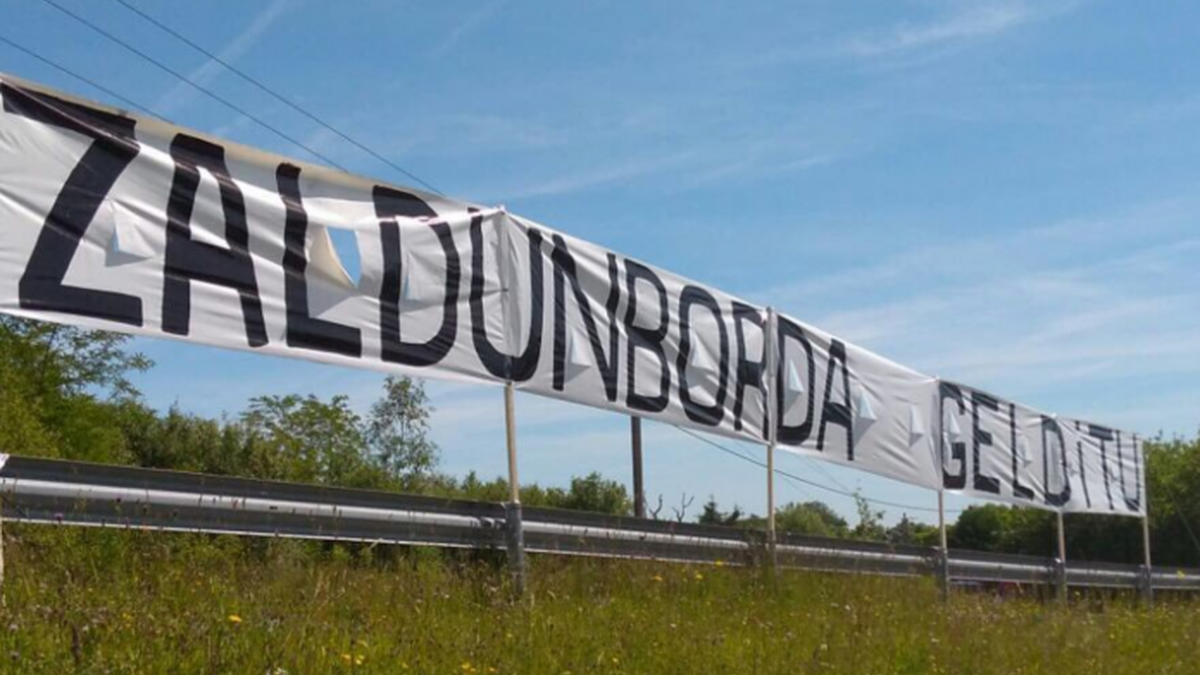 Zaldunbordako makro-outletaren sustatzaileek ia 14 milioi euroko kalte-ordainak eskatu dizkiote Hondarribiko Udalari