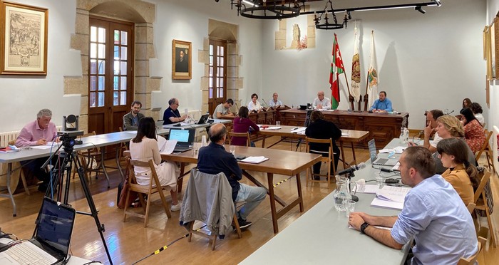 Berdintasun politika abiarazteko eta euskararen erabilera eskaxari neurri hartzeko mozioak aurkeztuko ditu Abotsanitzek 
