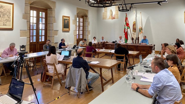 Berdintasun politika abiarazteko eta euskararen erabilera eskaxari neurri hartzeko mozioak aurkeztuko ditu Abotsanitzek 