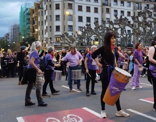 Batukada feministarekin burrunba egiteko ikastaroa antolatu du Sustraitik Gozamenera elkarteak