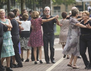 Adinekoen ongizatea eta parte-hartzea sustatzeko egitarau zabala prestatu du Irungo udalak