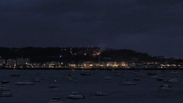 Lau hektarea kiskali dituen Higerrera bidean piztutako sutea kontrolpean dago