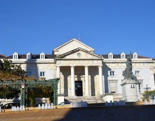 2 hilabeteko alabaren heriotza bortizki eragiteagatik epaitu du Paueko auzitegiak Hendaiako bikote bat