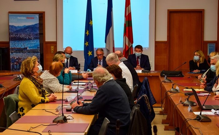 Indarkeria sexistaren kontrako koordinazio plan esperimentala abian jarri dute Hendaian